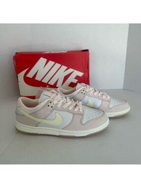 Nike Women Dunk Low Sneakers Light Soft Pink Velvet Laces Size 9.5 New